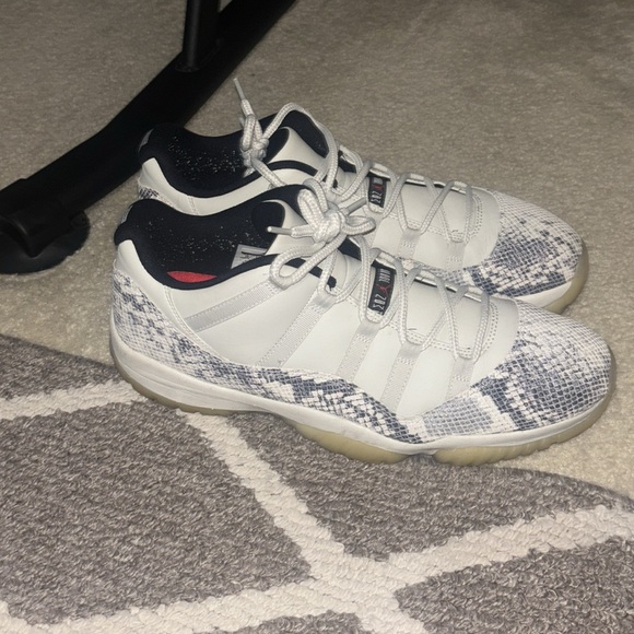 Size 15 Jordan 11 retro low “snakeskin” - Picture 2 of 4